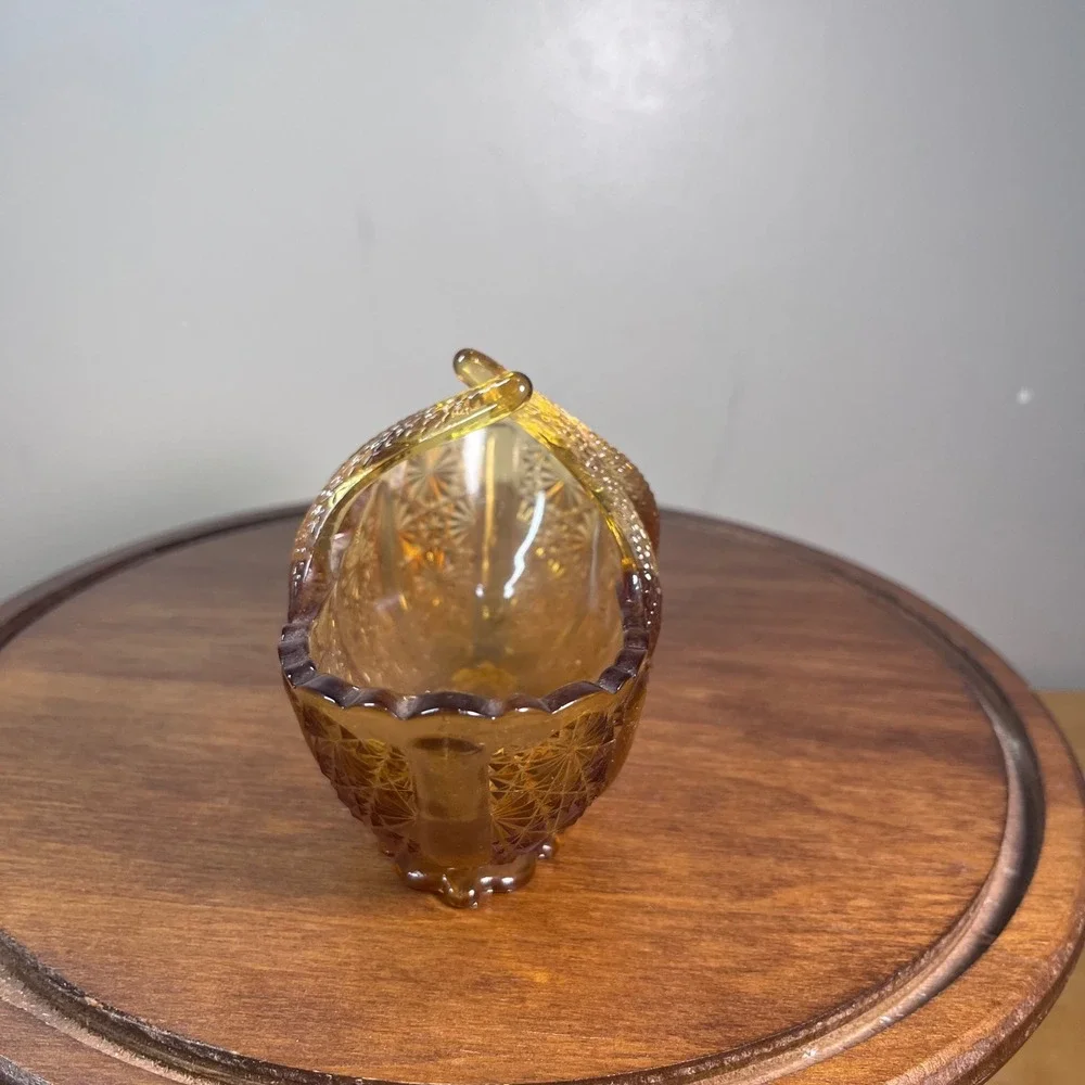 Vtg Amber Glass Daisy and Button Basket Scalloped Edge Double Handle 6.5